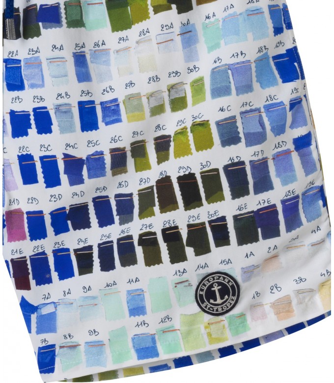 BORNEO- Badeshorts mit Pantone-Print, weiß