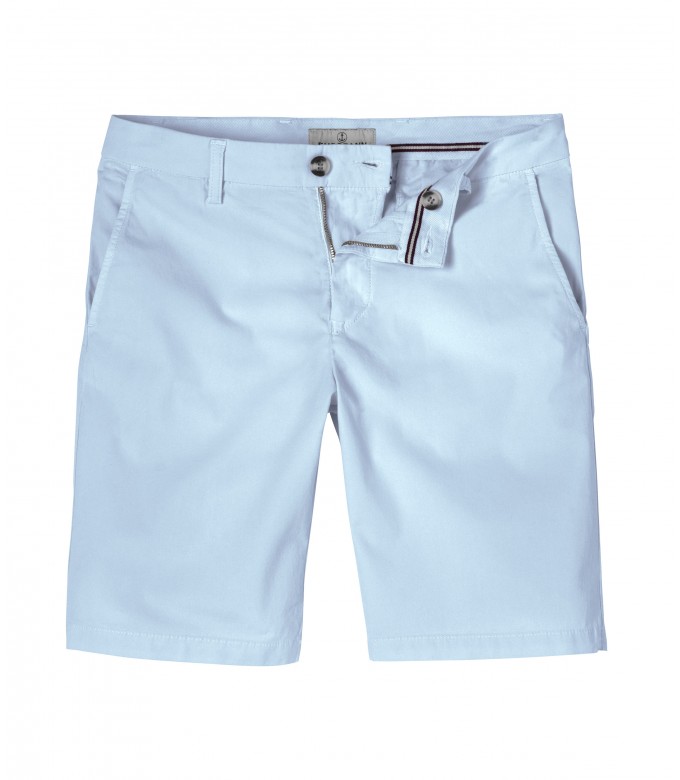 TEXAS - Slim fit Chino Bermudas, light blue