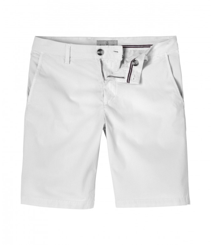 TEXAS - Slim fit Chino Bermudas, white