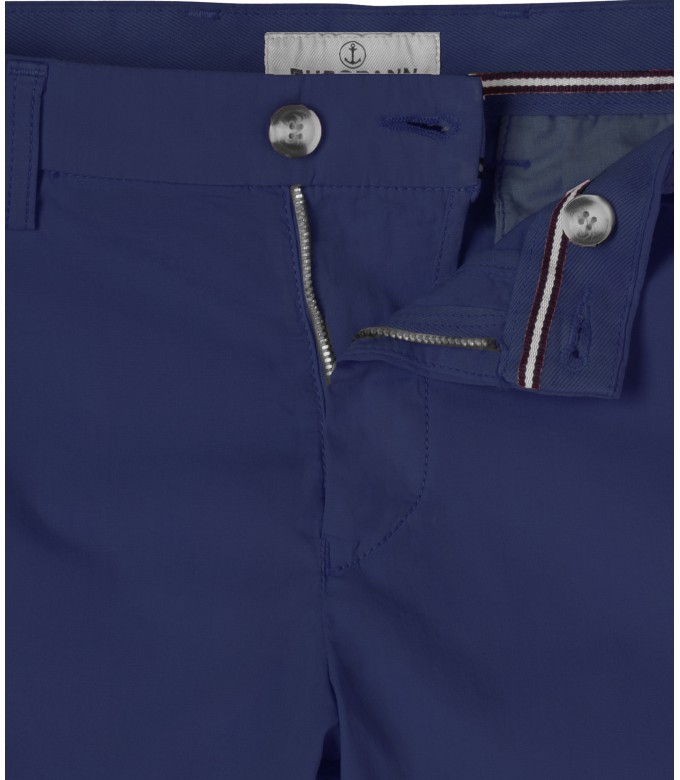 TEXAS - Slim fit Chino Bermudas, ink blue